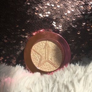 Jeffree Star Supreme Frost Highlighter